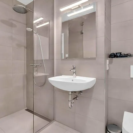 Modern Private Near Kirchberg Lussemburgo