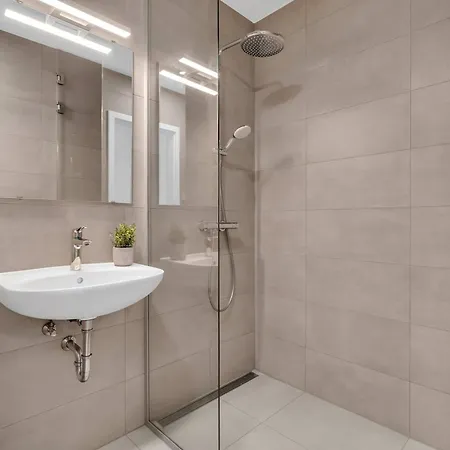 Modern Private Near Kirchberg Appartamento